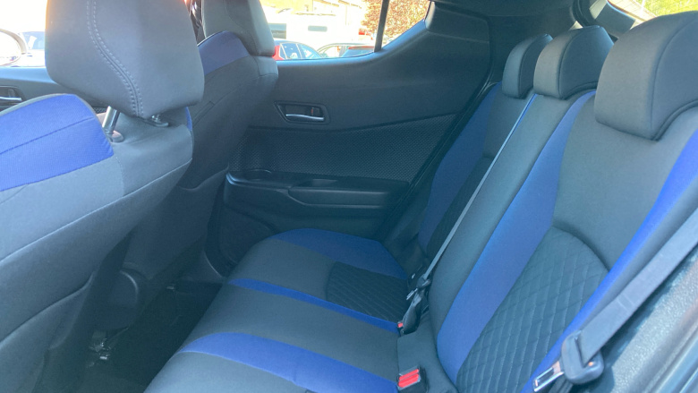 Toyota C-HR 2.0 Hybrid Dynamic 5dr CVT Hybrid Hatchback